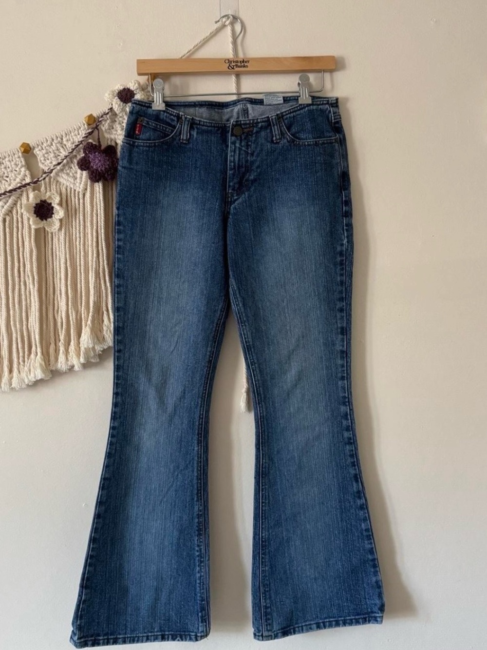 Low Waistwd Blue Denim Jeans - Classic Straight Fit